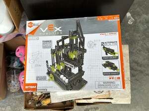 HEXBUG VEX Robotics Pick & Drop Ball Machine STEM Starter Kit